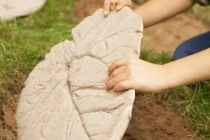 Садові доріжки своїми руками з підручних матеріалів, фото і дизайн (доріжки) Садові доріжки своїми руками з підручних матеріалів, фото і дизайн