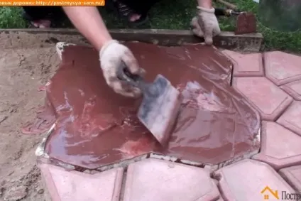 Садові доріжки своїми руками з підручних матеріалів, фото і дизайн (садова доріжка) Садові доріжки своїми руками з підручних матеріалів, фото і дизайн