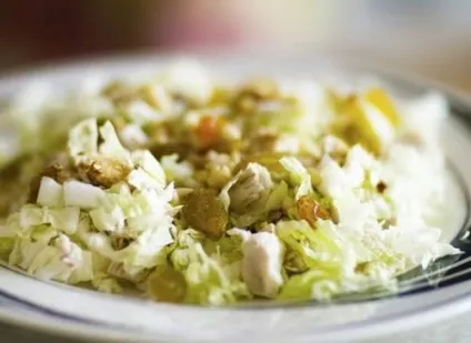 Салат з куркою і капустою (капустою) Салат з куркою і капустою