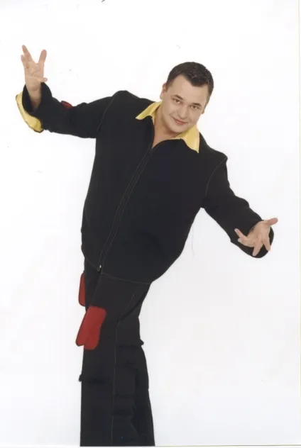 Руки вгору! 1