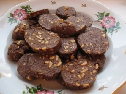 Шоколадна ковбаса - рецепти з фото (вигляді невеликих шматочків) Шоколадна ковбаса - рецепти з фото