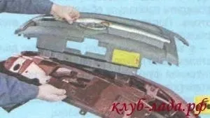 Зняття і установка грати радіатора гранти