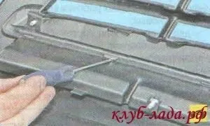 Зняття і установка грати радіатора гранти