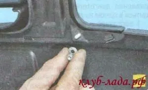 Зняття і установка грати радіатора гранти