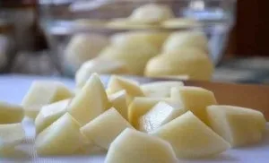 Тушкована курка з овочами в мультиварці 1