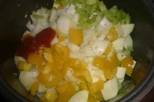 Тушкована курка з овочами в мультиварці 1