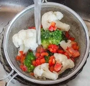 Тушкована курка з овочами в мультиварці 1