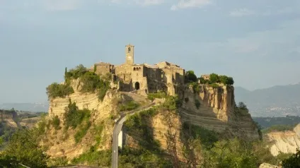 Дивовижні будинку-печери - стародавні і натхненні «володарем кілець» толкиена, mixstuff (будинки-печери) Дивовижні будинку-печери - стародавні і натхненні «володарем кілець» толкиена, mixstuff