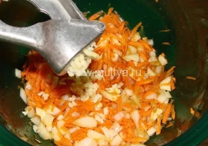 Тушкована курка з овочами в мультиварці (тушкована курка овочами) Тушкована курка з овочами в мультиварці