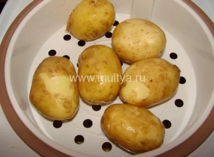 Тушкована курка з овочами в мультиварці (курка) Тушкована курка з овочами в мультиварці