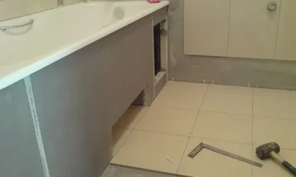 Установка екрану на акрилову ванну - інструкція відео (дриль викрутка шуруповерт) Установка екрану на акрилову ванну - інструкція відео