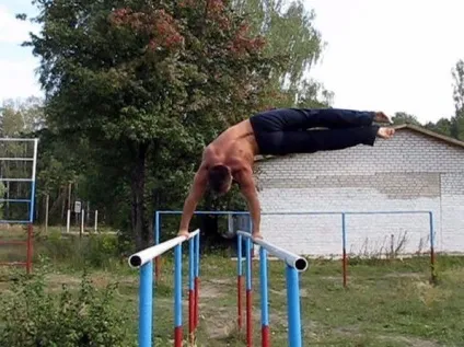 Вправи на брусах для початківців (брусах) Вправи на брусах для початківців