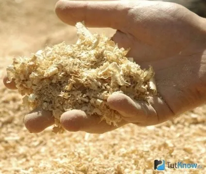 Утеплення стелі тирсою своїми руками