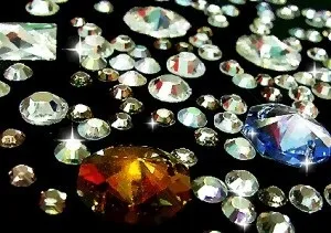 Вибираємо весільну сукню зі стразами