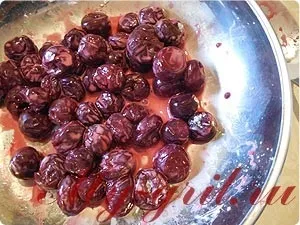 Вареники з вишнею замороженої (вишнею) Вареники з вишнею замороженої