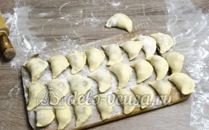 Вареники з вишнею рецепт з покроковими фото (20-30 штук відправляти) Вареники з вишнею рецепт з покроковими фото