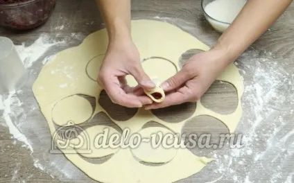 Вареники з вишнею рецепт з покроковими фото (вареники) Вареники з вишнею рецепт з покроковими фото