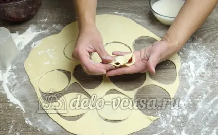 Вареники з вишнею рецепт з покроковими фото (рецепт) Вареники з вишнею рецепт з покроковими фото