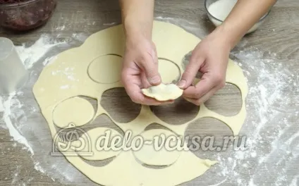 Вареники з вишнею рецепт з покроковими фото (вишнею) Вареники з вишнею рецепт з покроковими фото