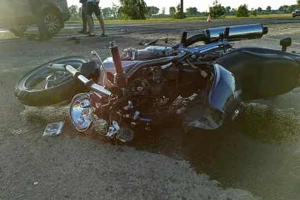 У Гомелі зіткнулися мотоцикл і два авто - водій байка і його пасажирка в лікарні правда гомель (в Гомелі зіткнулися мотоцикл і два авто) У Гомелі зіткнулися мотоцикл і два авто - водій байка і його пасажирка в лікарні правда гомель