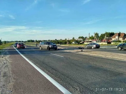 У Гомелі зіткнулися мотоцикл і два авто - водій байка і його пасажирка в лікарні правда гомель (в Гомелі зіткнулися мотоцикл і два авто) У Гомелі зіткнулися мотоцикл і два авто - водій байка і його пасажирка в лікарні правда гомель