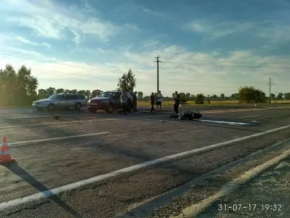 У Гомелі зіткнулися мотоцикл і два авто - водій байка і його пасажирка в лікарні правда гомель (в Гомелі зіткнулися мотоцикл і два авто) У Гомелі зіткнулися мотоцикл і два авто - водій байка і його пасажирка в лікарні правда гомель