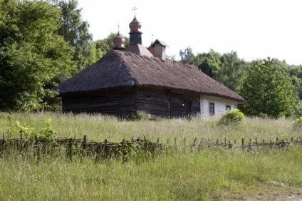 Зовнішнє і внутрішнє оздоблення російської хати (внутрішнє) Зовнішнє і внутрішнє оздоблення російської хати