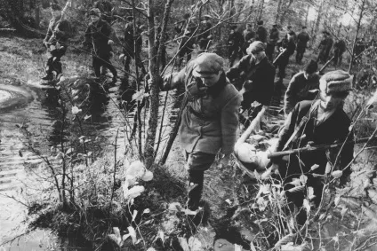 Ті, що вижили повинні розповісти, як це було ... - російське слово (повинні) Ті, що вижили повинні розповісти, як це було ... - російське слово