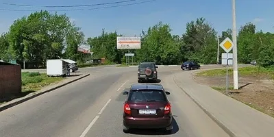 Водіння автомобіля, проїзд перехресть, проїзд нерегульованих перехресть, безпечне управління (рівнозначний перехрестя) Водіння автомобіля, проїзд перехресть, проїзд нерегульованих перехресть, безпечне управління
