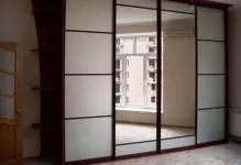 Вбудована шафа в передпокій фото дизайн ідеї зробити в коридорі двері, маленькі кухні в квартирі (передпокій) Вбудована шафа в передпокій фото дизайн ідеї зробити в коридорі двері, маленькі кухні в квартирі