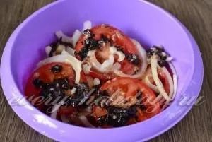 Закуска з помідорів з цибулею до шашлику (цибулею) Закуска з помідорів з цибулею до шашлику