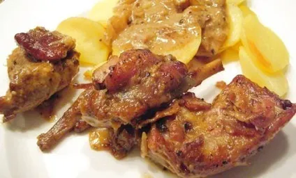 Смажений кролик на сковороді (кролик) Смажений кролик на сковороді