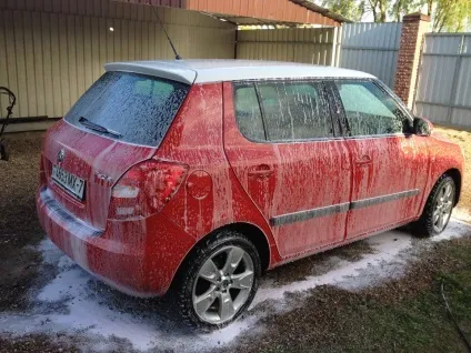 Заміна ламп задніх ліхтарів skoda fabia своїми руками (своїми) Заміна ламп задніх ліхтарів skoda fabia своїми руками