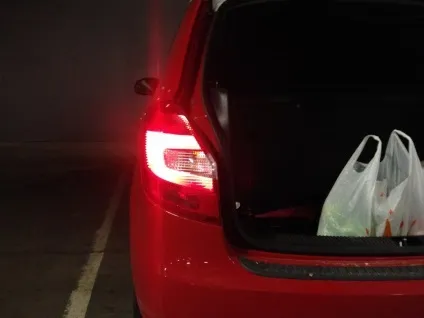 Заміна ламп задніх ліхтарів skoda fabia своїми руками (ламп) Заміна ламп задніх ліхтарів skoda fabia своїми руками