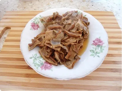 Печеня з сушеними грибами, картоплею і яловичиною (грибами) Печеня з сушеними грибами, картоплею і яловичиною
