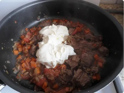 Печеня з сушеними грибами, картоплею і яловичиною (грибами) Печеня з сушеними грибами, картоплею і яловичиною
