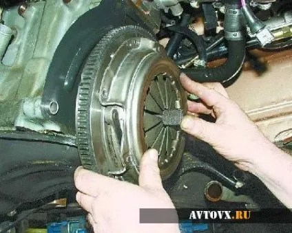 Заміна зчеплення ваз 2107 без зайвих слів (виходу первинного вала) Заміна зчеплення ваз 2107 без зайвих слів