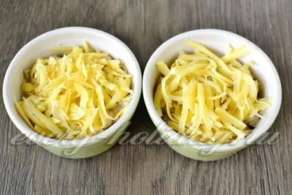 Жульєн з куркою і грибами, покрокові рецепти з фото (сіль чорний мелений) Жульєн з куркою і грибами, покрокові рецепти з фото