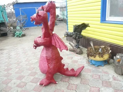 Змій гірничо з пластикових пляшок і піни майстер клас