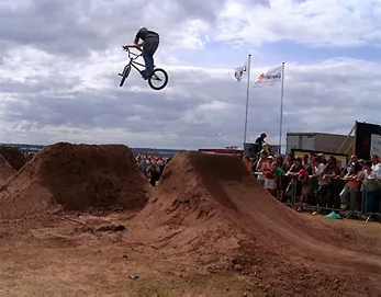 Bmx велоспорт або засіб для самовираження (самовираження) Bmx велоспорт або засіб для самовираження