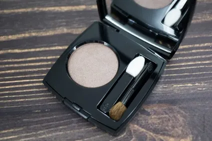 Chanel eyes collection 2017 огляд, Свотч, макіяж