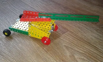 Дитячий залізний конструктор