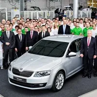 Де збирають шкода октавія і чия збірка skoda octavia йде в Україну
