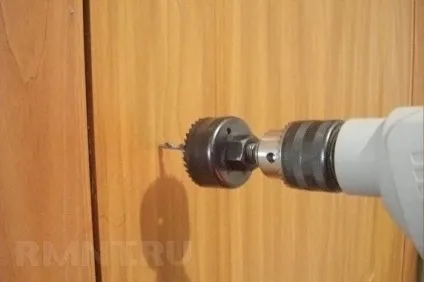 Як встановити ручку в міжкімнатні двері своїми руками - легка справа (дереву діаметром 23-24) Як встановити ручку в міжкімнатні двері своїми руками - легка справа