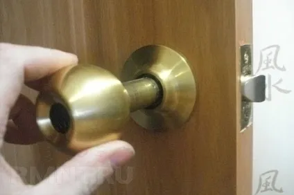 Як встановити ручку в міжкімнатні двері своїми руками - легка справа (двері) Як встановити ручку в міжкімнатні двері своїми руками - легка справа
