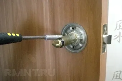 Як встановити ручку в міжкімнатні двері своїми руками - легка справа (двері) Як встановити ручку в міжкімнатні двері своїми руками - легка справа
