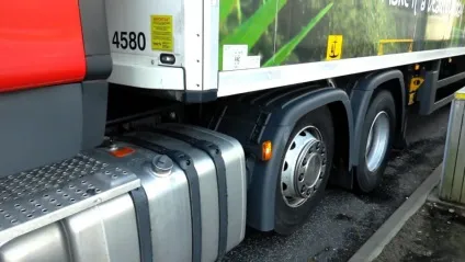 Як зачепити напівпричіп до тягача (напівпричіп) Як зачепити напівпричіп до тягача