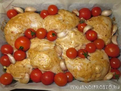 Курка з помідорами в духовці - покроковий рецепт з фото, і смачно і просто (хрустка курка) Курка з помідорами в духовці - покроковий рецепт з фото, і смачно і просто