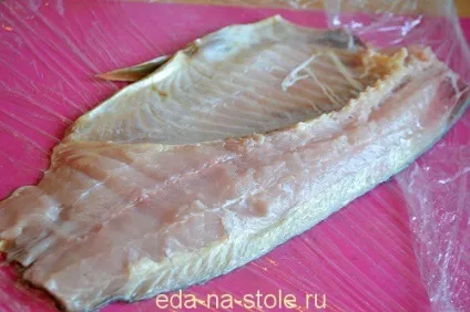 Маринований короп, їжа на столі (страви з риби) Маринований короп, їжа на столі