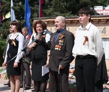 Мітинг 9 травня 2017 сценарій біля обеліска, вірші і поздоровлення (сценарій) Мітинг 9 травня 2017 сценарій біля обеліска, вірші і поздоровлення